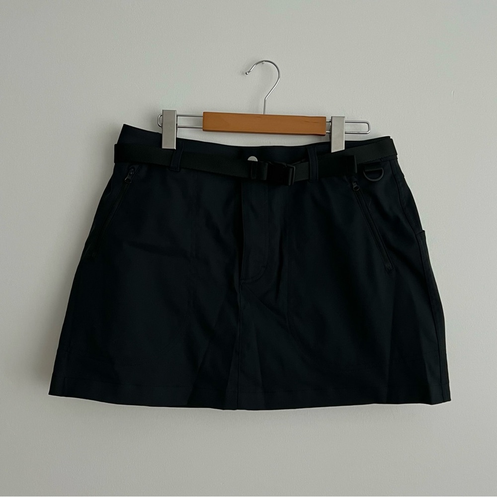 Brand New Outdoor Voices Black Hiking Skorts with Adjustable Belt Size M